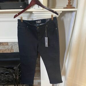 Chico’s Crop So Slimming Jeans- SZ 1- NWT